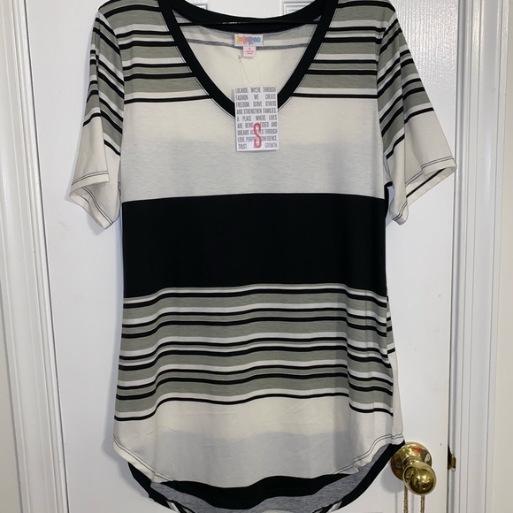 LulaRoe Iris Shirt - Picture 1 of 4